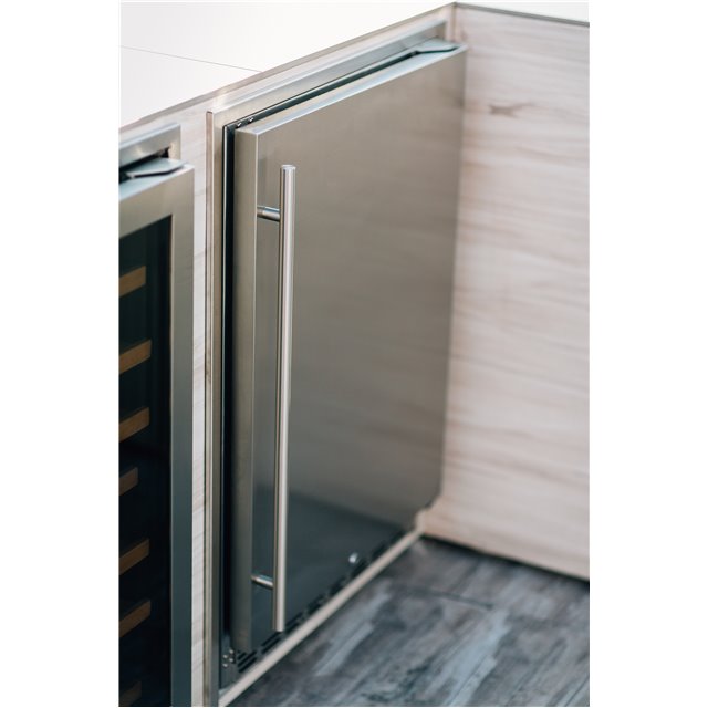 24" 5.3C Deluxe Outdoor Rated Fridge